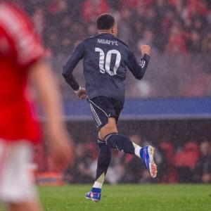 九游娱乐-太阳报：姆巴佩在西班牙一家社区驾校考驾照，教练是马竞球迷