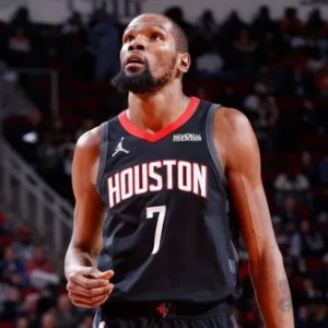 九游娱乐app-杜兰特生涯篮板数升至历史第78位，助攻数升至历史第72位